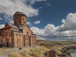 ARÜ Öğrencilerinden Ani Antik Kenti'ne Gezi