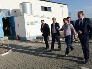 Vali Özefe, Hanak İlçesini Ziyaret Etti