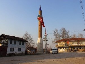 Bu Köyün Minaresi Var, Camisi Yok...