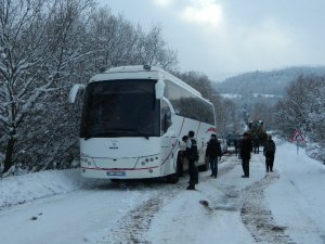 Posof’ta Kar ve Tipi Yolları Kapattı