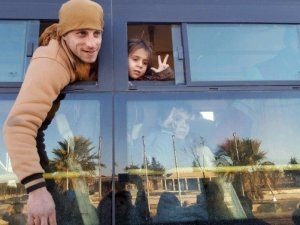 Halep’ten İlk Konvoyla 951 Kişi Ayrıldı