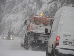 Uludağ’da Fırtına ve Tipi Etkili Oluyor