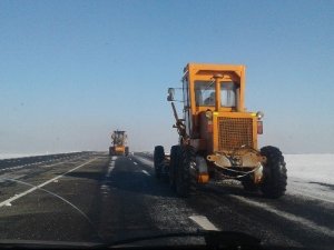 Kars-Sarıkamış Yolunun Buzu Temizleniyor