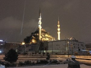 İstanbul’da Kar Yağışı Sürüyor