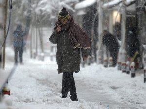 İstanbul’da Kar Esareti Devam Ediyor