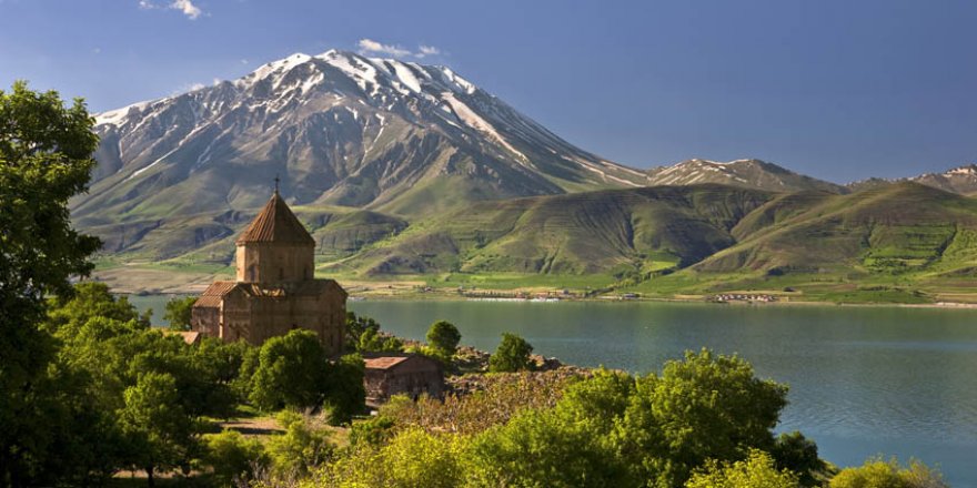 'Akdamar Adası'na Ziyaretçi Akını