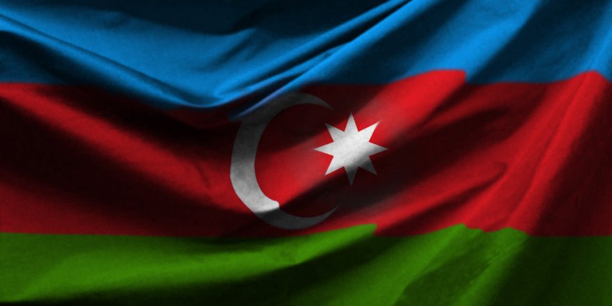 Azerbaycan Bayrağı Renkleri Kaleyi Aydınlattı