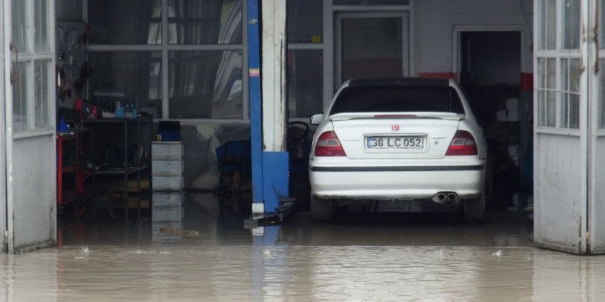 OSB ve Küçük Sanayi Sular Altında Kaldı