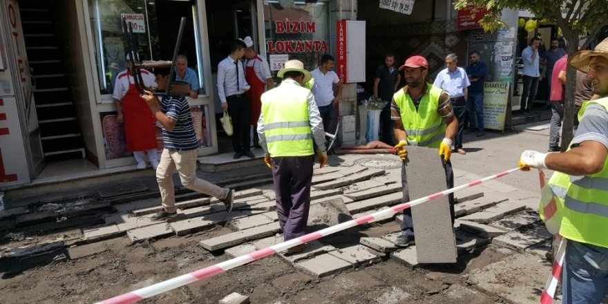 Kazımpaşa Caddesi’nin Kaldırımları Yenileniyor