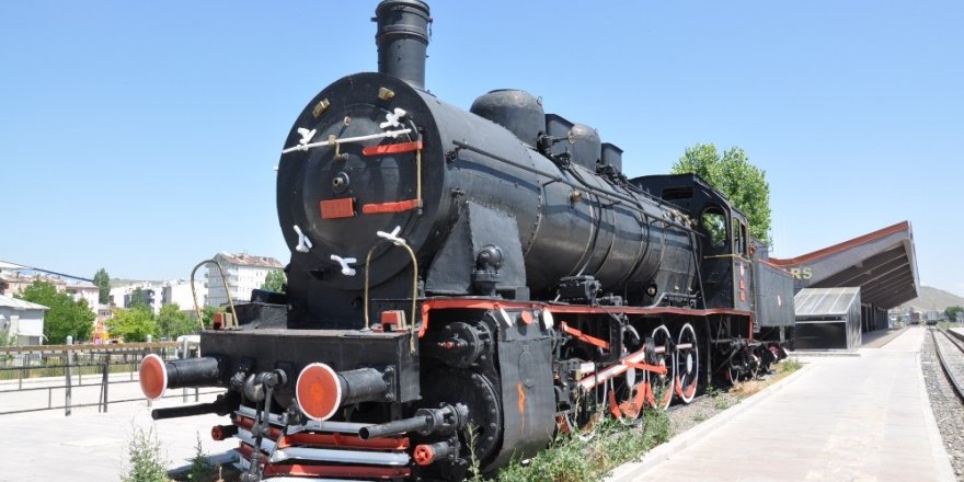 76 Yıllık 'Kara Tren' Kars'ta Sergileniyor