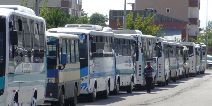 Kars’ta Dolmuşçular Kontak Kapattı