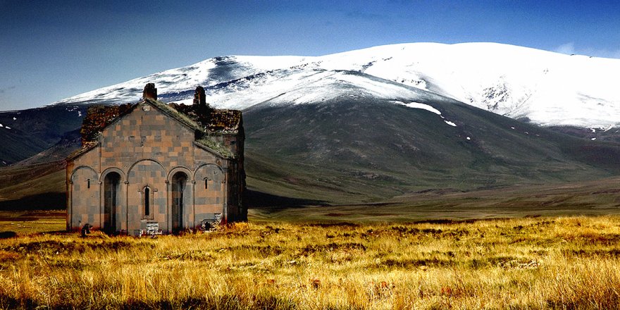 Kars'ta "Taşın Şiiri Ani" Sergisi