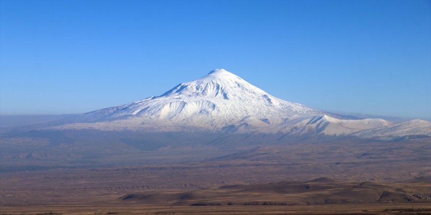 Ağrı Dağı Beyaza Büründü