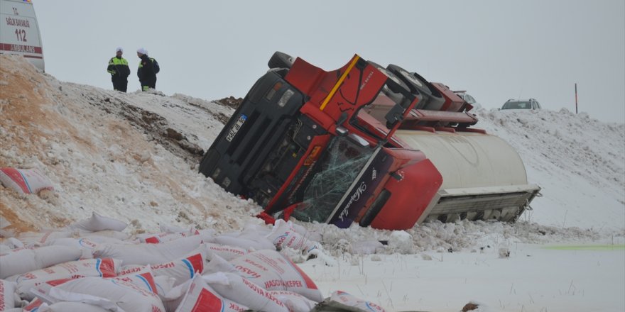 Sarıkamış'ta Trafik Kazası: 4 Yaralı