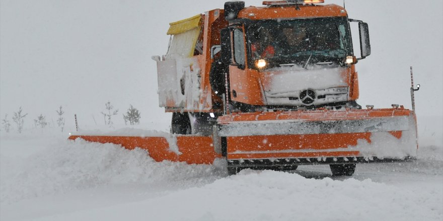 Kars’ta 17 Köy Yolu Ulaşıma Kapandı