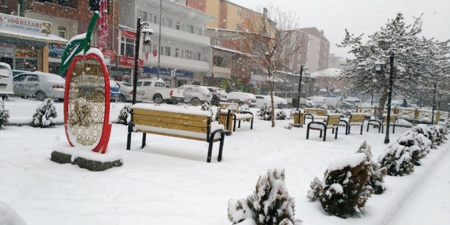 Kağızman’da Yoğun Kar Yağışı