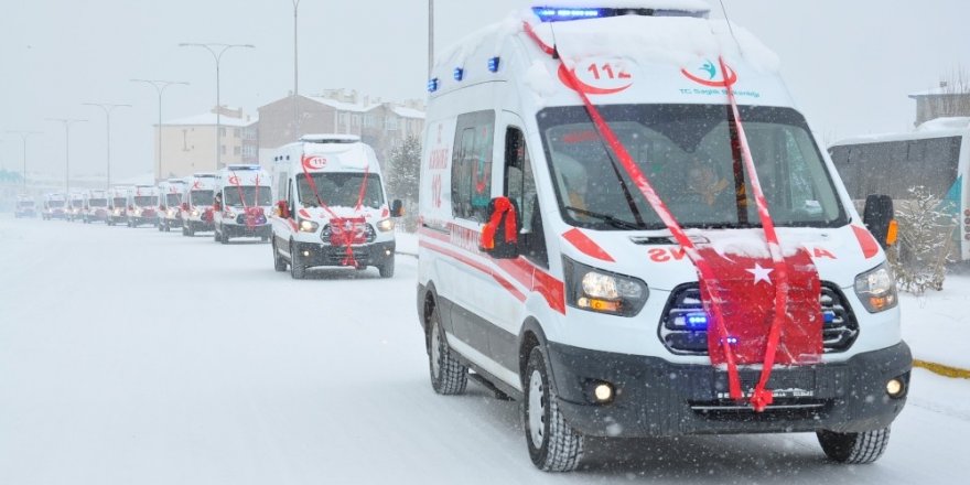 11 Ambulans Hizmete Girdi