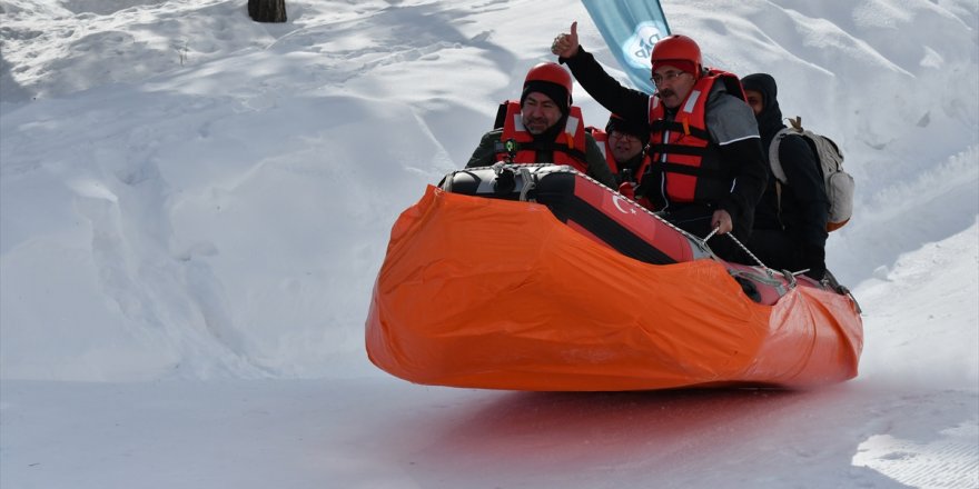 Büyükelçilerin ‘Karda Rafting’ Yarışı