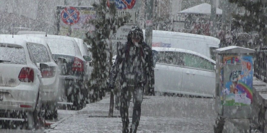 Ardahan’a Lapa Lapa Kar Yağıyor