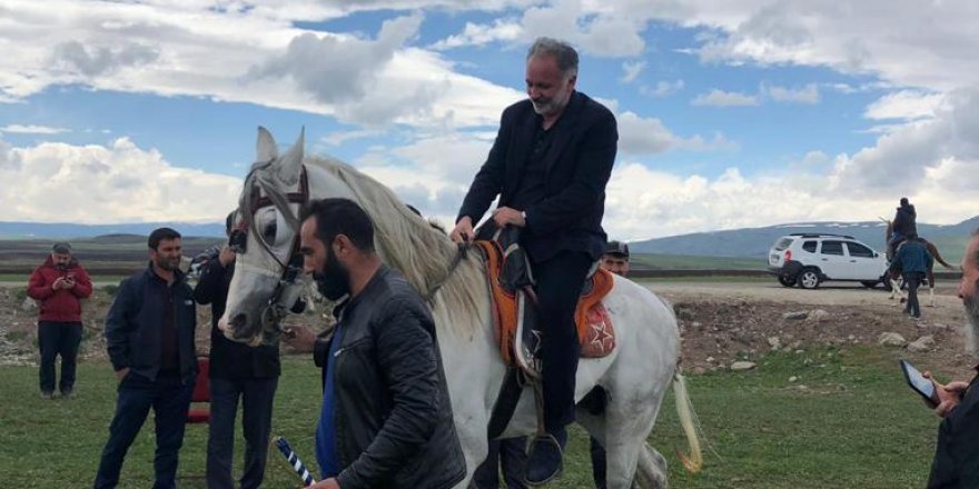 Ayhan Bilgen 'Cirit' İzledi 'At' Bindi