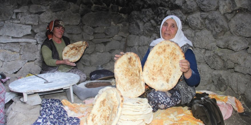 Kuyucuklu Kadınların 'Tandır' Mesaisi