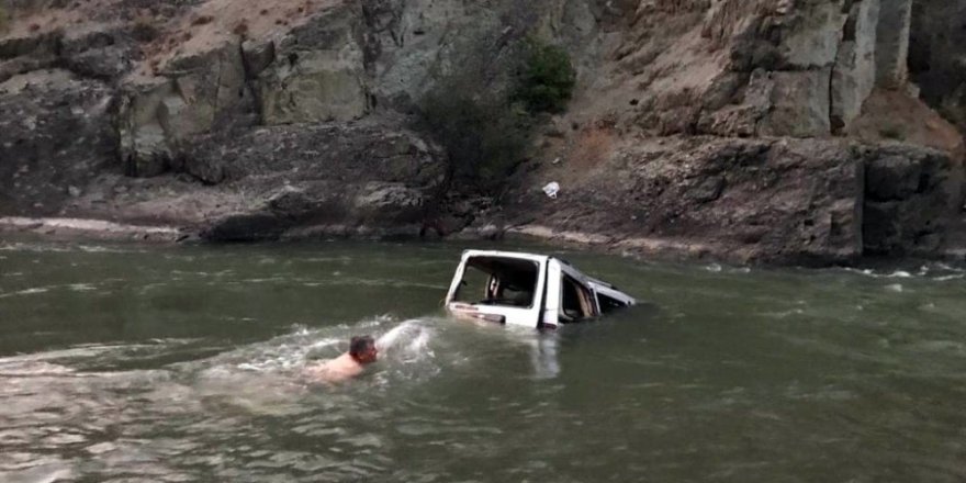 Otomobil Çoruh Nehri’ne Uçtu: 1 Ölü