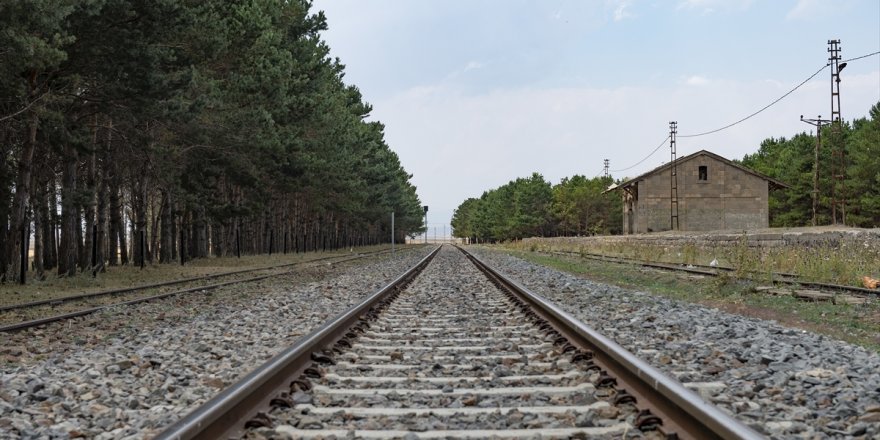 Benliahmet Tren İstasyonu ve Görsel Şölen