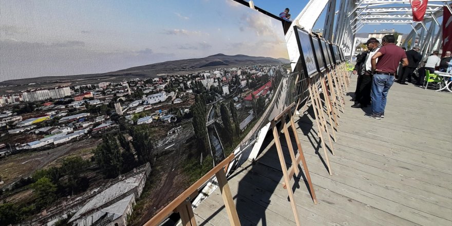 'Tarihi Köprü'de Kitap ve Resim Sergisi