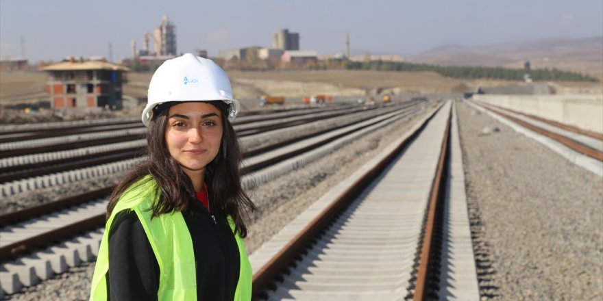 'Lojistik Merkezi' Ekibinin Kadın Mühendisi