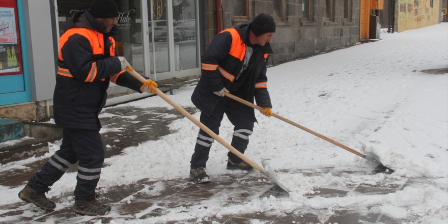 Kars ve Bölgede Kar Yağışı Sürecek