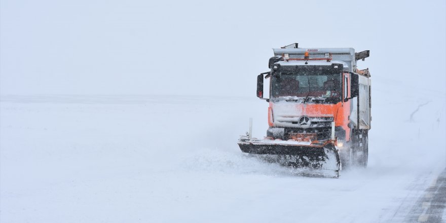 Ulaşıma ‘Kar ve Tipi’ Engeli