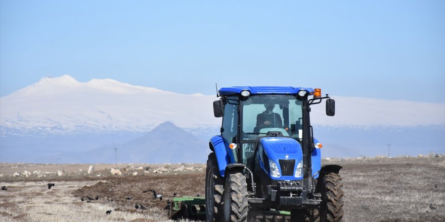 Kars'ta Tarla Sürümü ve Ekimi Başladı