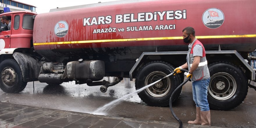 Bazı Caddeler Yıkanarak Dezenfekte Edildi