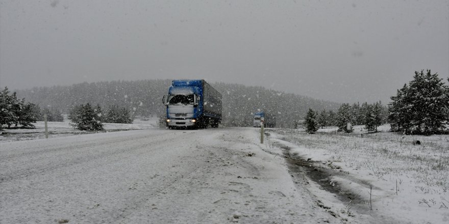 Kars’ta Kar Yağışı Etkili Oluyor