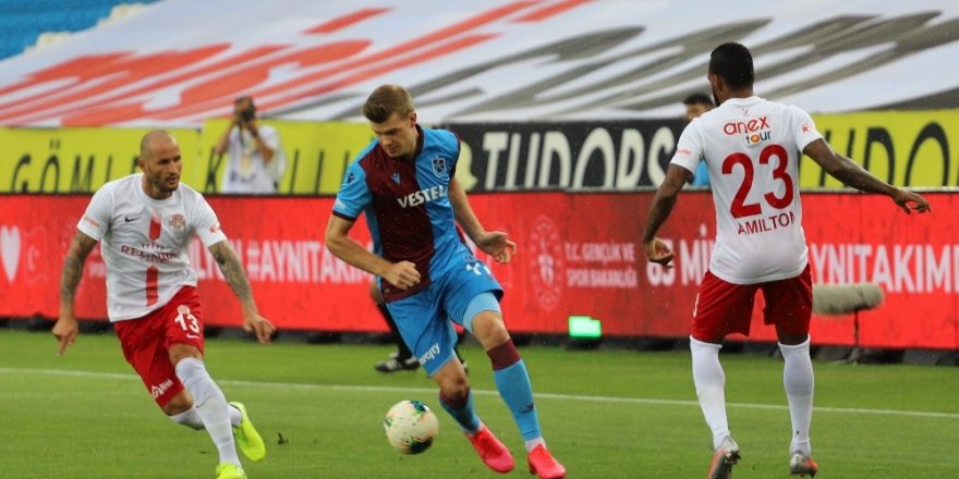 Trabzonspor'a Şampiyonluk Yolunda Darbe