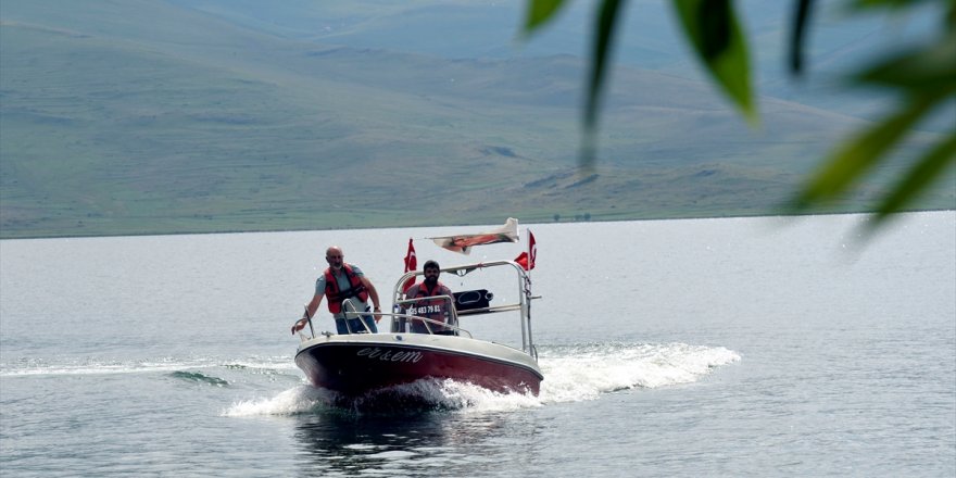 Çıldır Gölü'nde 'Tekne Turları' Başladı