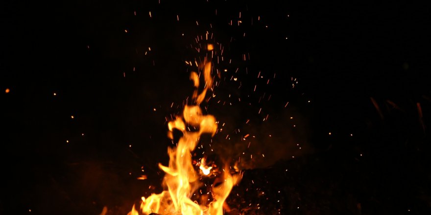 Susuz’da Halk Otobüsü Yanarak Kül Oldu