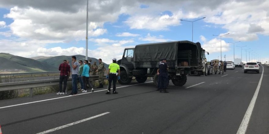 Ardahan’da Askeri Araç Kaza Yaptı