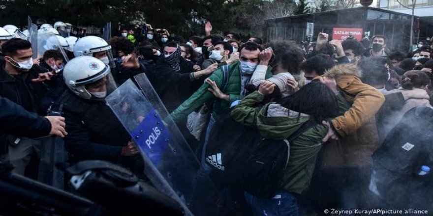 İstanbul | Boğaziçi Üniversitesi’nde ‘Rektör’ Protestosu