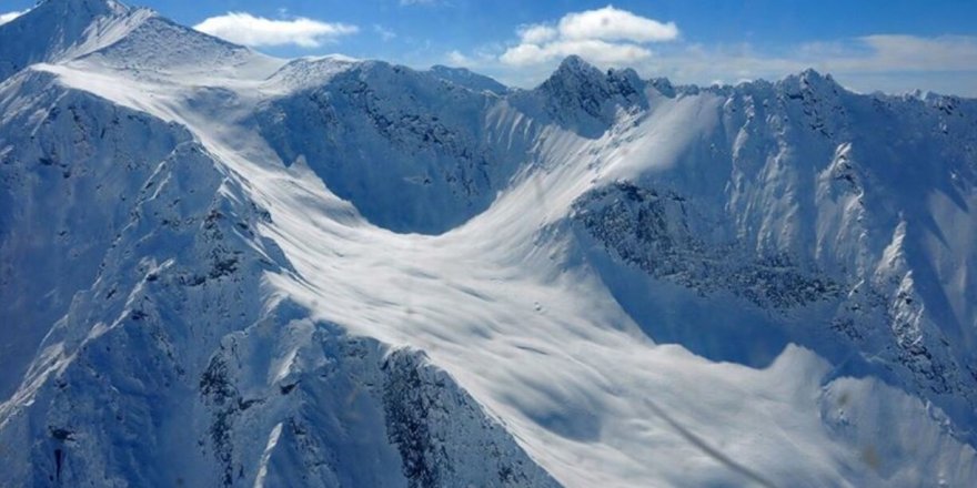 'Sahara Geçidi' Çığ Nedeniyle Kapandı