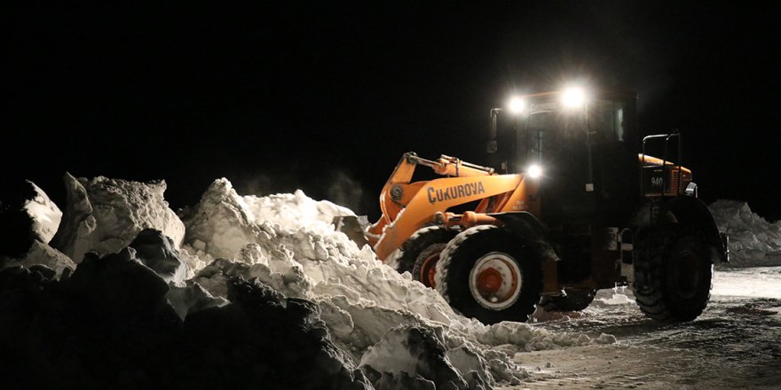 Ağrı'da İş Makinesi Uçuruma Yuvarlandı, 4 Kişi Hayatını Kaybetti