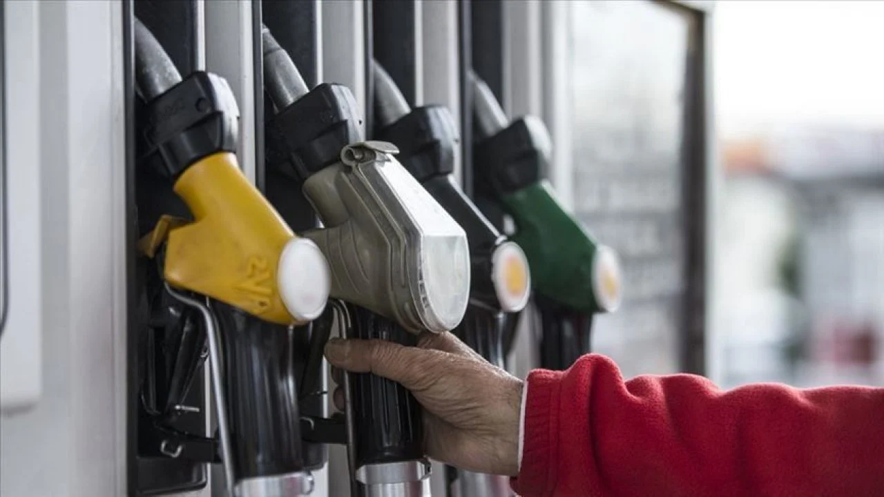 Fiyatlar Değişti, 'Benzin'e İndirim Tabelalara Yansıdı
