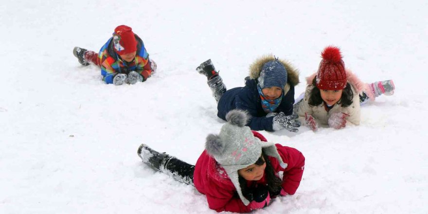 Ardahan'da Eğitime 1 Günlük Zorunlu  'Kar Tatili'
