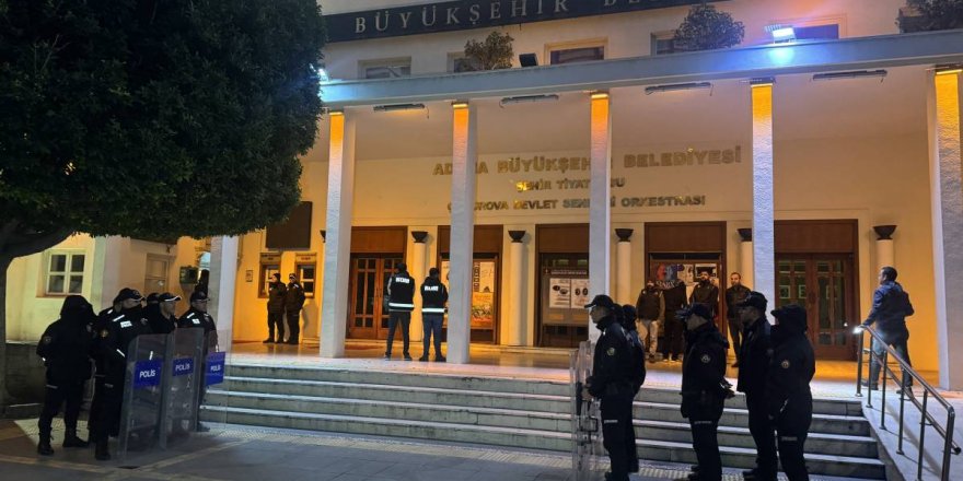 Adana Büyükşehir Belediyesi'ne Operasyon Düzenlendi