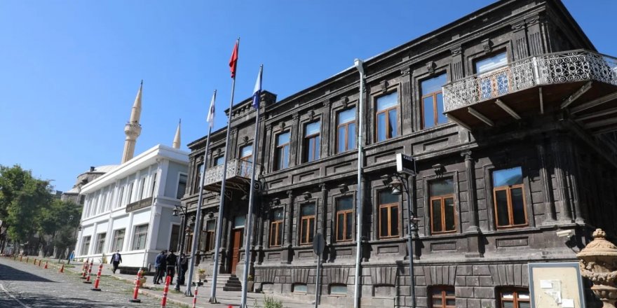 Kars Belediyesi'nin Borcu... '334 Milyon Lira' Olarak Açıklandı!
