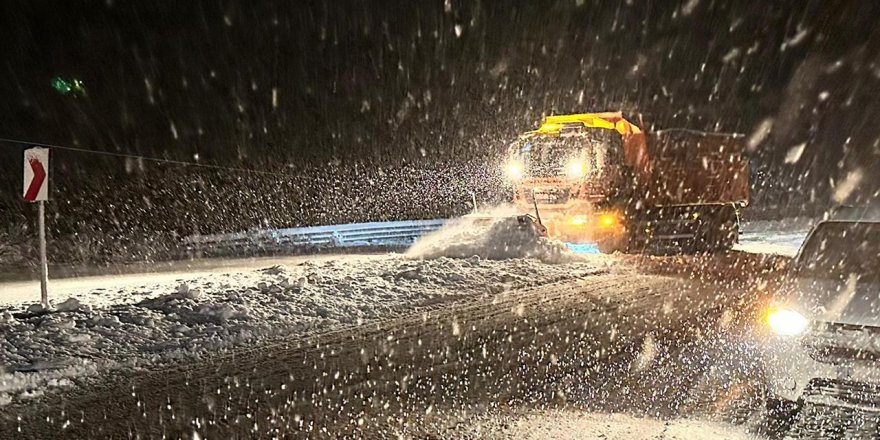 Kars - Ardahan Kara Yolu Tipi Nedeniyle Ulaşıma Kapatıldı