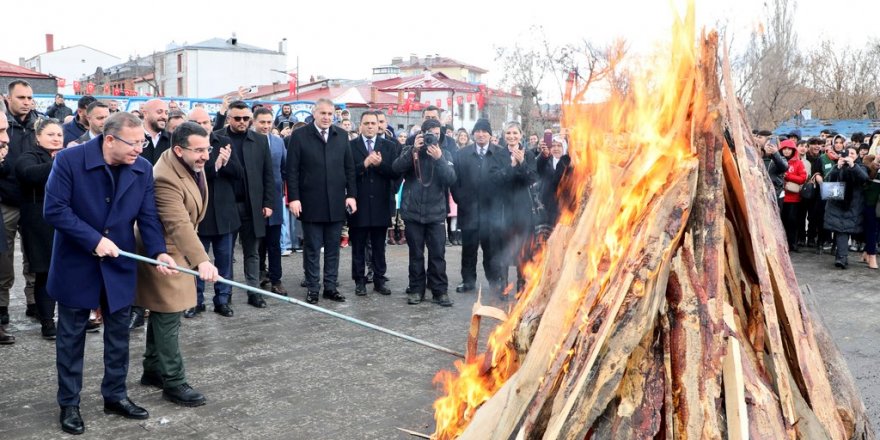 Kars’ta 21 Mart... İl Protokolünden Resmi 'Nevruz' Kutlaması