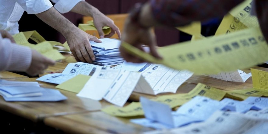 Çıldır'da Başkanı Kura Belirledi... AK Parti Adayı Azizoğlu Kazandı!