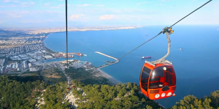 Antalya'da Teleferik Kazası... 1 kişi Öldü, 184 kişi Havada Mahsur!