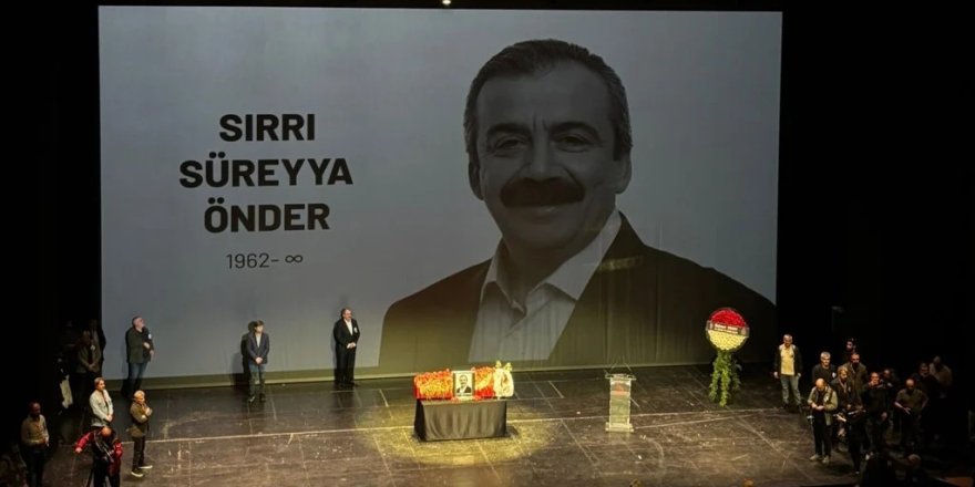 'Barışın Elçisi'ne Veda.. Binler Sırrı Süreyya Önder'i Son Yolculuğuna Uğurluyor!